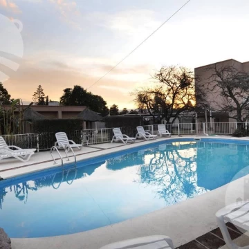 Hotel 32 hab. 3*