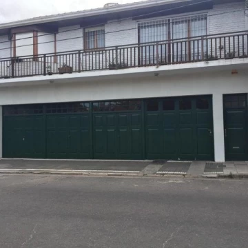 Cochera en Chuavin con amplio espacio