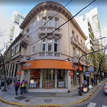 Local esquina Riobamba y Arenales ubicación estratégica a una cuadra de Santa Fé y Callao.