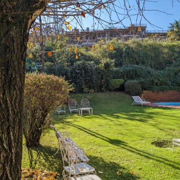 Casa de 4 plantas con Jardín, Pileta y Parilla en Venta - Barrio Parque - Palermo