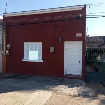 Casa Invernizzi próximo a Avda. Barbieri  