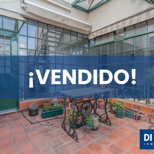 Este edificio tiene todo lo que necesitas: Tu Casa, tu Comercio, un Loft para renta y Cocheras!