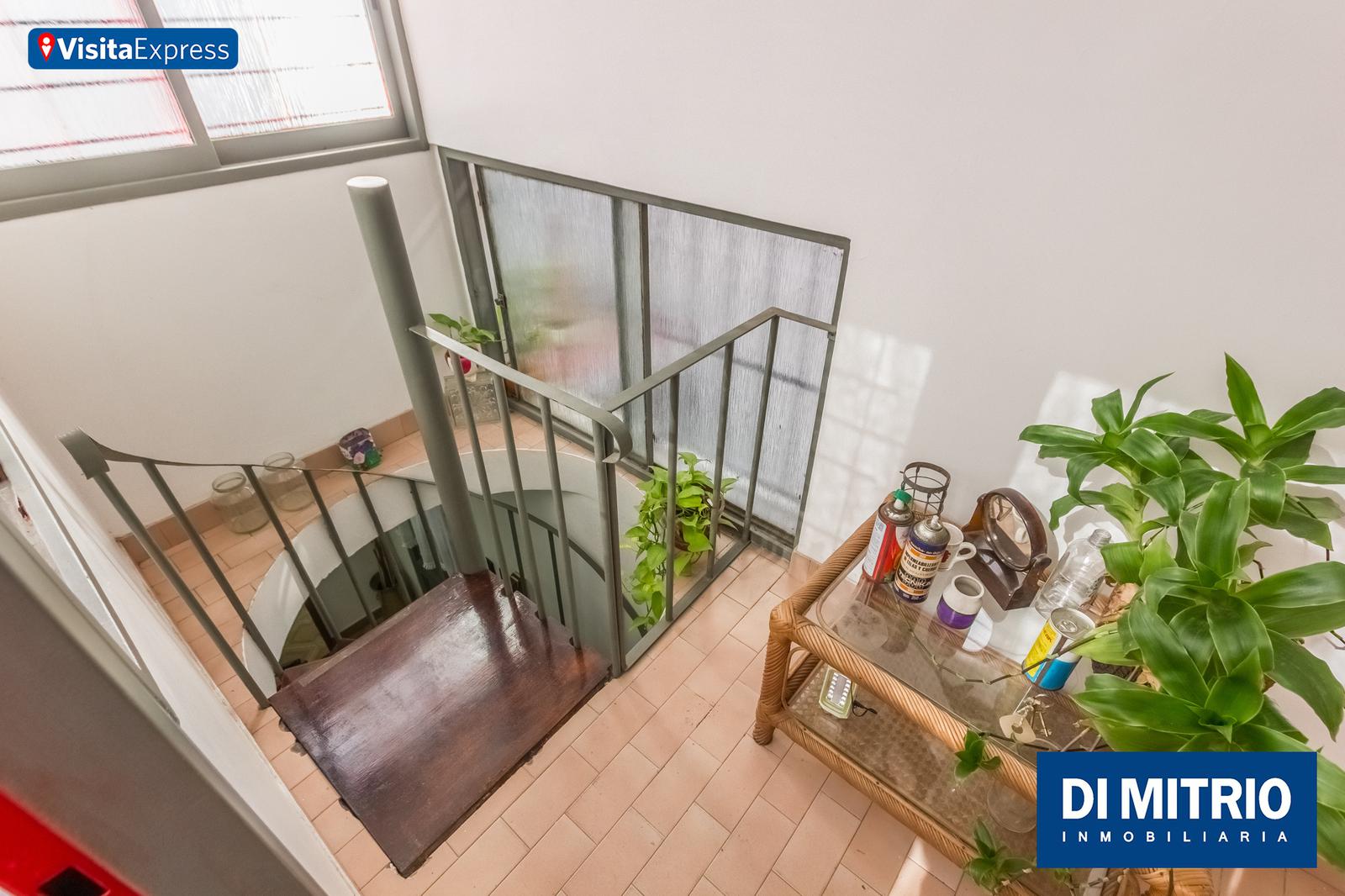 Escalera a la planta alta